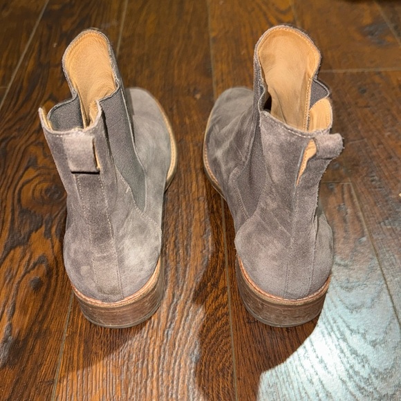 COS Suede Chelsea Boot in Grey size 40 - Picture 5 of 8